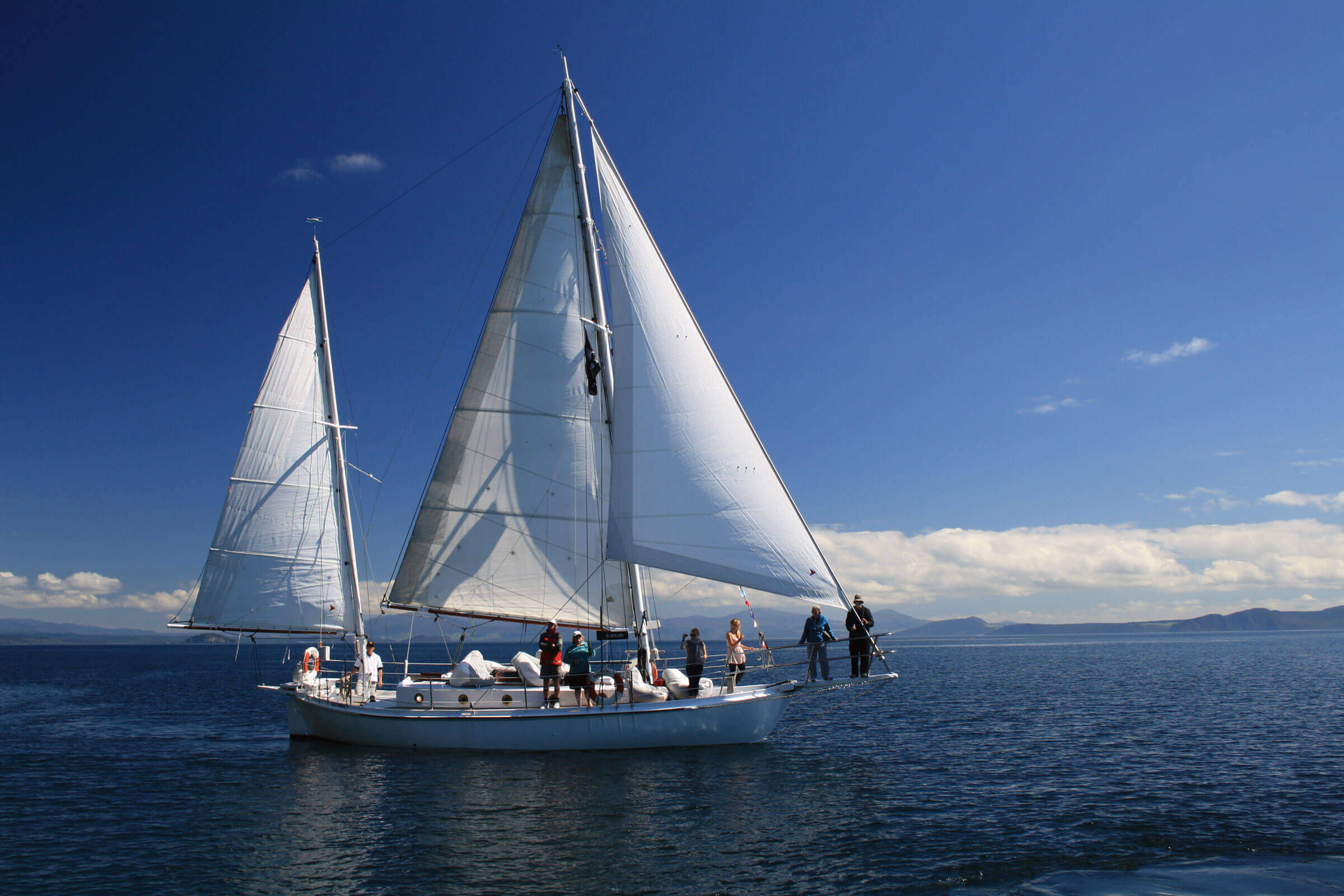 sail the boat